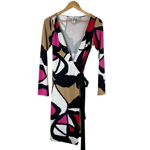 Diane Von Furstenberg The Abrigo Long Sleeve Silk Wrap Dress in Miro Flowers, 4 - Picture 2 of 12